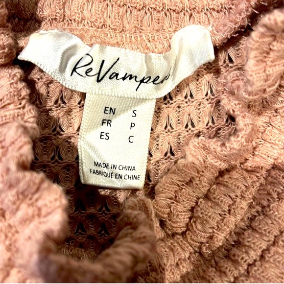 HIGH NECK RUFFLE TOP - Picture 4 of 4